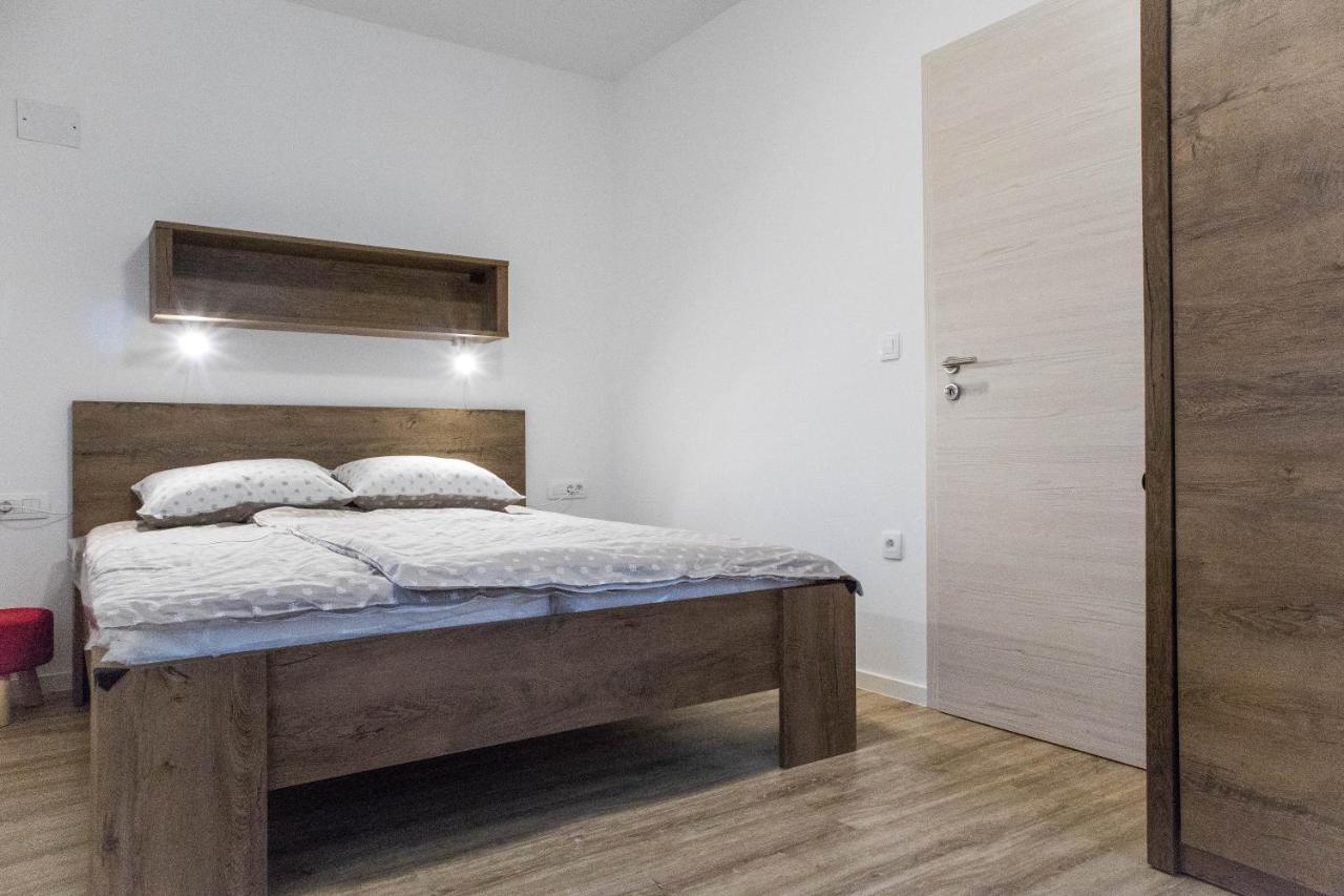 Jantar Apartmaji Νόβο Μέστο Εξωτερικό φωτογραφία